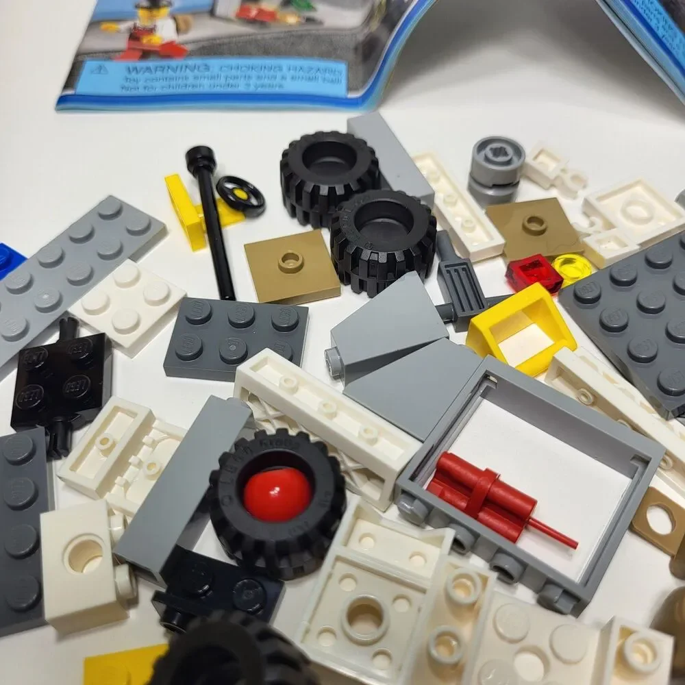 LEGO CITY: Police Starter Set 60136 Incomplete 2 Sets